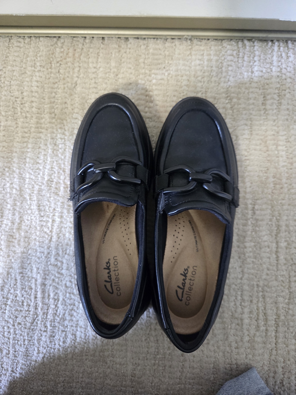Clarks Black Leather Women's Loafers with Decorative Bit 6.5 - Picture 3 of 3